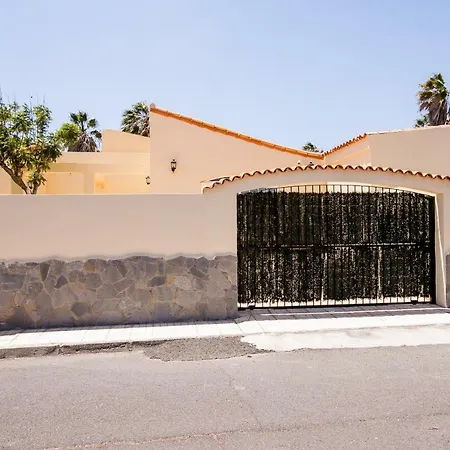 Jacaranda Villa *